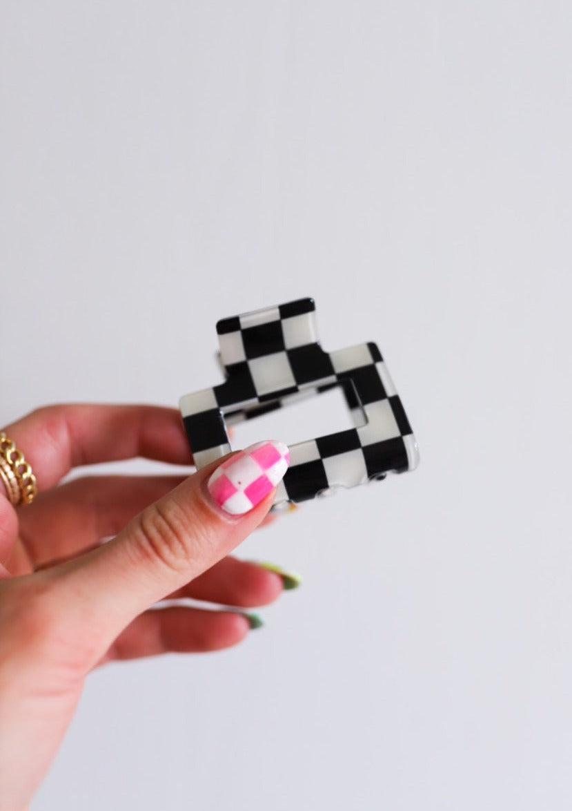 Checkered Black and White Claw Clip